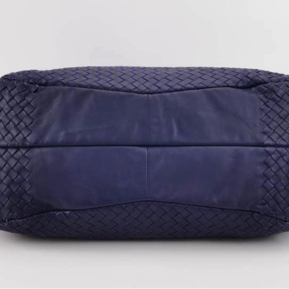 Bottega Veneta Intrecciato Woven Leather Shoulder Bag in Purple - Picture 5 of 16